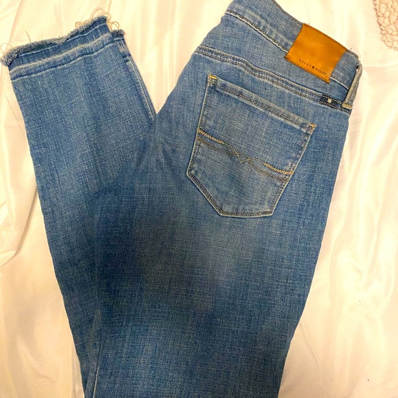 🌈Lucky Brand 🌈 Charlie skinny crop jeans🌈 - Picture 4 of 10